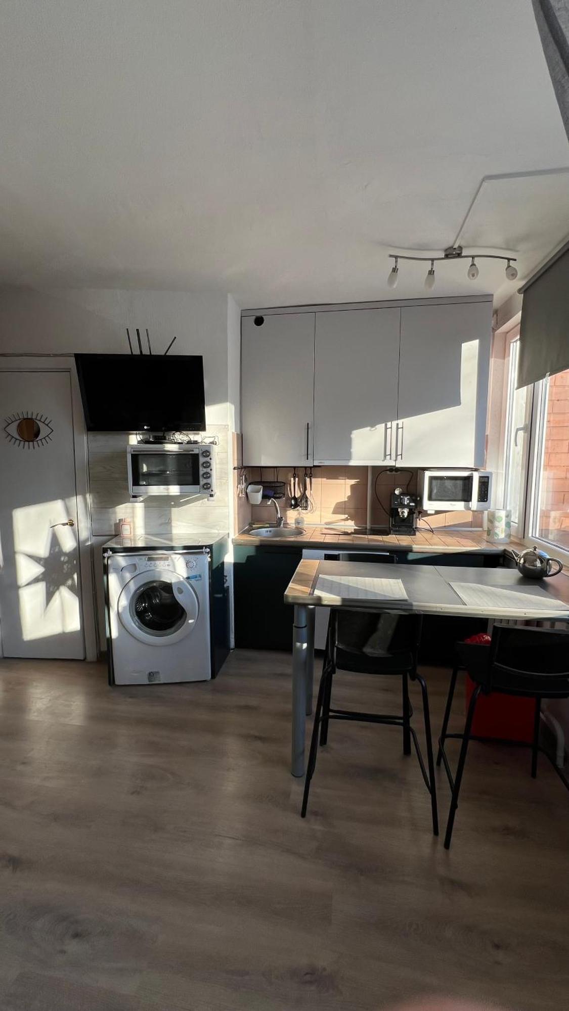 Lägenhet Your Cozy Family-friendly Flat In Vibrant